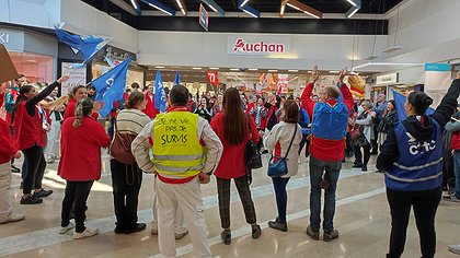 Illustration débrayages pour les salaires chez Auchan